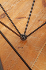 Kwadratowy stolik kawowy na metalowej czarnej konstrukcji ze szklanym przeźroczystym hartowanym blatem w stylu "Alanda" projektu Paolo Piva dla B&B Italia, lata 80. - obrazek 21