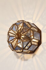 Szklany jednopunktowy witrażowy ręcznie wykonany kinkiet/plafon/lampa ścienna na miedzianej konstrukcji, Hiszpania, 2003 rok - obrazek 25