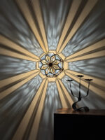 Szklany jednopunktowy witrażowy ręcznie wykonany kinkiet/plafon/lampa ścienna na miedzianej konstrukcji, Hiszpania, 2003 rok - obrazek 26