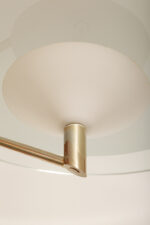 Duża lampa sufitowa "Olympia 2731" z okrągłym masywnym szklanym kloszem w kształcie koła zawieszonym na stalowej złotej konstrukcji, projekt Daniel Puppa dla Fontana Arte/Mediolan, Włochy, wzór z 1984 roku - obrazek 23