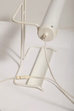 Biała duża jednopunktowa metalowa industrialna lampa biurkowa ze zdejmowanym kloszem z jarzeniówką, Woja Holland, Holandia, lata 80. - obrazek 25