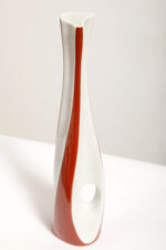 Porcelanowy brązowo-biały wazon "Kręcony" na pojedynczy kwiatek, ręcznie malowanym z ażurowym prześwitem, Polish New Look, Zakłady Porcelany Stołowej Ćmielów, lata 60. - obrazek 26