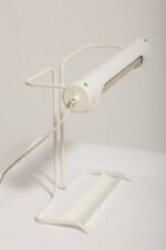 Biała duża jednopunktowa metalowa industrialna lampa biurkowa ze zdejmowanym kloszem z jarzeniówką, Woja Holland, Holandia, lata 80. - obrazek 29