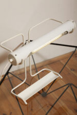 Biała duża jednopunktowa metalowa industrialna lampa biurkowa ze zdejmowanym kloszem z jarzeniówką, Woja Holland, Holandia, lata 80. - obrazek 30