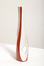 Porcelanowy brązowo-biały wazon "Kręcony" na pojedynczy kwiatek, ręcznie malowanym z ażurowym prześwitem, Polish New Look, Zakłady Porcelany Stołowej Ćmielów, lata 60. - obrazek 30