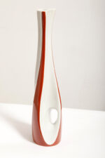 Porcelanowy brązowo-biały wazon "Kręcony" na pojedynczy kwiatek, ręcznie malowanym z ażurowym prześwitem, Polish New Look, Zakłady Porcelany Stołowej Ćmielów, lata 60. - obrazek 3