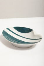 Morsko/zielono-biała porcelanowa ręcznie malowana popielniczka/paterka, Polish New Look, Zakłady Porcelany Stołowej Chodzież, Polska, lata 60. - obrazek 3