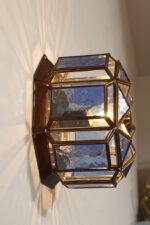 Szklany jednopunktowy witrażowy ręcznie wykonany kinkiet/plafon/lampa ścienna na miedzianej konstrukcji, Hiszpania, 2003 rok - obrazek 33