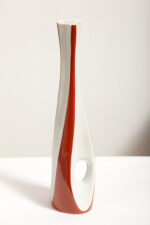 Porcelanowy brązowo-biały wazon "Kręcony" na pojedynczy kwiatek, ręcznie malowanym z ażurowym prześwitem, Polish New Look, Zakłady Porcelany Stołowej Ćmielów, lata 60. - obrazek 31