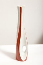 Porcelanowy brązowo-biały wazon "Kręcony" na pojedynczy kwiatek, ręcznie malowanym z ażurowym prześwitem, Polish New Look, Zakłady Porcelany Stołowej Ćmielów, lata 60. - obrazek 34