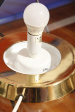 Nieduża ciężka jednopunktowa stożkowa mlecznobiała szklana lampka nocna/biurkowa "Kibo" z okrągłą złotą metalową podstawą, Peill & Putzler, Niemcy, lata 70 - obrazek 35