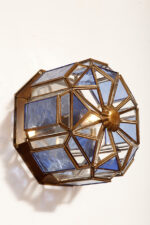 Szklany jednopunktowy witrażowy ręcznie wykonany kinkiet/plafon/lampa ścienna na miedzianej konstrukcji, Hiszpania, 2003 rok - obrazek 37