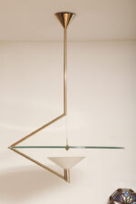 Duża lampa sufitowa "Olympia 2731" z okrągłym masywnym szklanym kloszem w kształcie koła zawieszonym na stalowej złotej konstrukcji, projekt Daniel Puppa dla Fontana Arte/Mediolan, Włochy, wzór z 1984 roku - obrazek 36