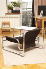 Niski i szeroki fotel "Borkum" z poduchą i podłokietnikami z żółtego weluru osadzonych na metalowej chromowanej konstrukcji, projekt Johan Bertil Häggström, Ikea, Szwecja, wzór z 1978 roku - obrazek 42