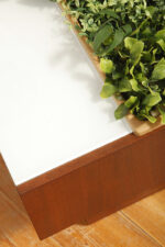 Prostokątny mahoniowy kwietnik/ława/stolik pomocnik/stolik kawowy z dwoma szklanymi białymi blatami i plastikowym wyjmowanym wkładem na kwiaty, Czechosłowacja, lata 70. - obrazek 45