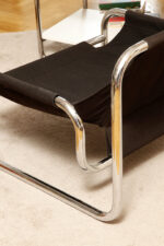 Niski i szeroki fotel "Borkum" z poduchą i podłokietnikami z żółtego weluru osadzonych na metalowej chromowanej konstrukcji, projekt Johan Bertil Häggström, Ikea, Szwecja, wzór z 1978 roku - obrazek 43