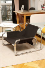 Niski i szeroki fotel "Borkum" z poduchą i podłokietnikami z żółtego weluru osadzonych na metalowej chromowanej konstrukcji, projekt Johan Bertil Häggström, Ikea, Szwecja, wzór z 1978 roku - obrazek 44