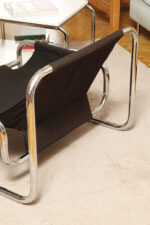 Niski i szeroki fotel "Borkum" z poduchą i podłokietnikami z żółtego weluru osadzonych na metalowej chromowanej konstrukcji, projekt Johan Bertil Häggström, Ikea, Szwecja, wzór z 1978 roku - obrazek 45