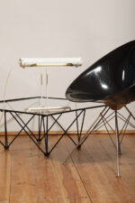 Biała duża jednopunktowa metalowa industrialna lampa biurkowa ze zdejmowanym kloszem z jarzeniówką, Woja Holland, Holandia, lata 80. - obrazek 42