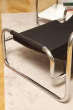 Niski i szeroki fotel "Borkum" z poduchą i podłokietnikami z żółtego weluru osadzonych na metalowej chromowanej konstrukcji, projekt Johan Bertil Häggström, Ikea, Szwecja, wzór z 1978 roku - obrazek 47