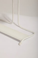 Biała duża jednopunktowa metalowa industrialna lampa biurkowa ze zdejmowanym kloszem z jarzeniówką, Woja Holland, Holandia, lata 80. - obrazek 45