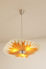 Pomarańczowa szklana trzypunktowa lampa sufitowa „Parasolka” z geometrycznym wzorem i złoceniami, Napako, Czechosłowacja, lata 60. - obrazek 6