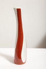 Porcelanowy brązowo-biały wazon "Kręcony" na pojedynczy kwiatek, ręcznie malowanym z ażurowym prześwitem, Polish New Look, Zakłady Porcelany Stołowej Ćmielów, lata 60. - obrazek 6