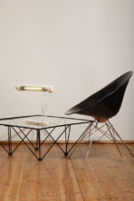 Biała duża jednopunktowa metalowa industrialna lampa biurkowa ze zdejmowanym kloszem z jarzeniówką, Woja Holland, Holandia, lata 80. - obrazek 64