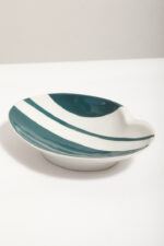 Morsko/zielono-biała porcelanowa ręcznie malowana popielniczka/paterka, Polish New Look, Zakłady Porcelany Stołowej Chodzież, Polska, lata 60. - obrazek 8