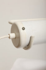 Biała duża jednopunktowa metalowa industrialna lampa biurkowa ze zdejmowanym kloszem z jarzeniówką, Woja Holland, Holandia, lata 80. - obrazek 81