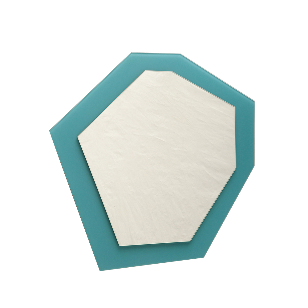 szklane lustro, nowoczesne lustro, lustro design, hand made mirror, ręcznie robione lustro, nowoczesne lustro scienne, mirror design, wall mirror, lustro ścienne Średniej wielkości siedmiokątne lustro ścienne osadzone na szklanej matowej turkusowej ramie "Turquoise diamond mirror", projekt Andrea Lussoli, po 2000 roku - obrazek 1