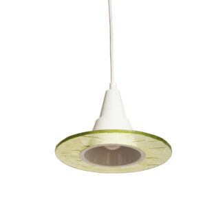 Jednopunktowa filigranowa lampa sufitowa ze szklanym zielonym/limonkowym półprzeźroczystym fakturowym kloszem osadzonym na białym metalowym odwróconym stożku, Włochy, lata 80.