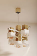 Duża złota metalowa lampa wisząca "Cubic" z pięcioma sześciennymi szklanymi kloszami, projekt Gaetano Sciolari dla AV Mazzega, Włochy, lata 70. - obrazek 4