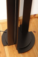 Minimalistyczna czarna postmodernistyczna metalowa ażurowa jednopunktowa duża wysoka lampa podłogowa typu Uplighter (świecąca do góry) ze ściemniaczem (regulacją natężenie światła), Włochy, lata 80. - obrazek 24