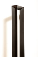 Minimalistyczna czarna postmodernistyczna metalowa ażurowa jednopunktowa duża wysoka lampa podłogowa typu Uplighter (świecąca do góry) ze ściemniaczem (regulacją natężenie światła), Włochy, lata 80. - obrazek 29