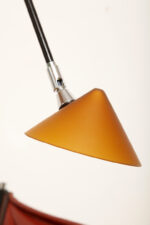 Czarna minimalistyczna dwupunktowa metalowa lampa ścienna/lampa sufitowa/kinkiet z dwoma ruchomymi ramionami zakończonymi szklanym kloszami w kształcie stożka w kolorze ochry, Pola Design Amstelveen, Holandia, lata 80. - obrazek 3