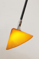 Czarna minimalistyczna dwupunktowa metalowa lampa ścienna/lampa sufitowa/kinkiet z dwoma ruchomymi ramionami zakończonymi szklanym kloszami w kształcie stożka w kolorze ochry, Pola Design Amstelveen, Holandia, lata 80. - obrazek 5