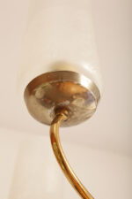 Delikatny pięciopunktowy metalowy żyrandol/lampa sufitowa w kolorze starego złota  ze szklanymi mlecznobiałymi fakturowymi kloszami, Mid Century Modern, Włochy, lata 60. - obrazek 13