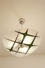 Mlecznobiała szklana asymetryczna trzypunktowa lampa sufitowa „Parasolka” z zielonym ręcznie malowanym geometrycznym wzorem, Napako, Czechosłowacja, lata 60. - obrazek 21