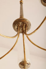 Delikatny pięciopunktowy metalowy żyrandol/lampa sufitowa w kolorze starego złota  ze szklanymi mlecznobiałymi fakturowymi kloszami, Mid Century Modern, Włochy, lata 60. - obrazek 23