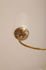 Delikatny pięciopunktowy metalowy żyrandol/lampa sufitowa w kolorze starego złota  ze szklanymi mlecznobiałymi fakturowymi kloszami, Mid Century Modern, Włochy, lata 60. - obrazek 38