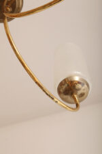 Delikatny pięciopunktowy metalowy żyrandol/lampa sufitowa w kolorze starego złota  ze szklanymi mlecznobiałymi fakturowymi kloszami, Mid Century Modern, Włochy, lata 60. - obrazek 41