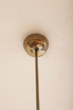 Delikatny pięciopunktowy metalowy żyrandol/lampa sufitowa w kolorze starego złota  ze szklanymi mlecznobiałymi fakturowymi kloszami, Mid Century Modern, Włochy, lata 60. - obrazek 53