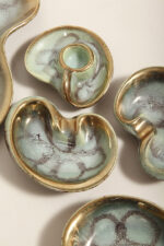 Ceramiczny złocony szkliwiony komplet w morskim/miętowym kolorze złożony z jednej dużej patery, trzech małych i płaskiego świecznika, Jasba Keramik, Niemcy, lata 60. - obrazek 8