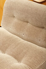 Niski fotel/mała sofa "Amanta" z konstrukcją z brązowego tworzywa i poduchami pokrytymi materiałem w kratkę w kolorze biszkoptowym, projekt Mario Bellini dla B&B Italia, lata 70. - obrazek 38