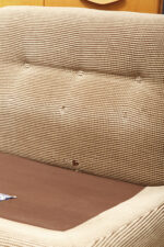 Niski fotel/mała sofa "Amanta" z konstrukcją z brązowego tworzywa i poduchami pokrytymi materiałem w kratkę w kolorze biszkoptowym, projekt Mario Bellini dla B&B Italia, lata 70. - obrazek 41