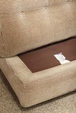 Niski fotel/mała sofa "Amanta" z konstrukcją z brązowego tworzywa i poduchami pokrytymi materiałem w kratkę w kolorze biszkoptowym, projekt Mario Bellini dla B&B Italia, lata 70. - obrazek 47
