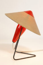 Metalowa minimalistyczna czerwono-czarna jednopunktowa lampa biurkowa/nocna/ścienna "Chińska" z ruchomym klosze w kształcie chińskiego kapelusza, Helena Frantová dla Kolo, Czechosłowacja, wzór z 1953 roku - obrazek 36