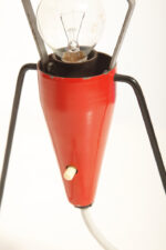 Metalowa minimalistyczna czerwono-czarna jednopunktowa lampa biurkowa/nocna/ścienna "Chińska" z ruchomym klosze w kształcie chińskiego kapelusza, Helena Frantová dla Kolo, Czechosłowacja, wzór z 1953 roku - obrazek 44