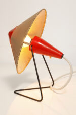 Metalowa minimalistyczna czerwono-czarna jednopunktowa lampa biurkowa/nocna/ścienna "Chińska" z ruchomym klosze w kształcie chińskiego kapelusza, Helena Frantová dla Kolo, Czechosłowacja, wzór z 1953 roku - obrazek 7
